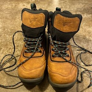 NWOT Red wing Tradeswoman boot. Size 9